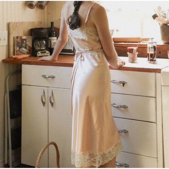 Vintage Victoria’s Secret Gold Label Lingerie - Picture 9 of 9